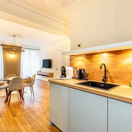 Guestready - Golden Elegance In Le Marais Apartmán